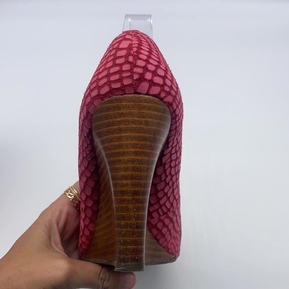 Max studio - Mecca Hot Pink Faux Suede Animal Print Design Wedge Size 8 - Picture 14 of 16